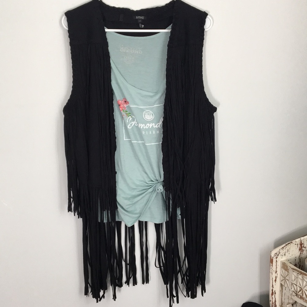 ✨Black Fringe Vest ✨